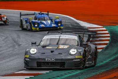 Führt die GTE-Klasse der ELMS an: Der Porsche 911 RSR von Proton Competition