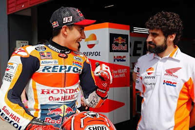 Marc Márquez im Gespräch mit Santi Hernández
