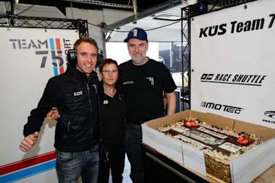 Timo Bernhard mit Mutter Scholli und Vater Rüdiger