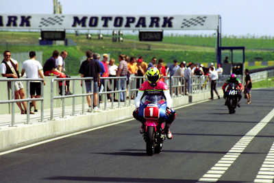 So begann die Story: Chris Haldane mit seiner Britten 1998 in Oschersleben