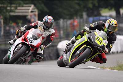 ProThunder Open-Sieger Sascha Roth (84/Aprilia RSV4)