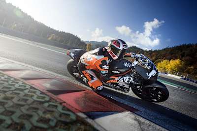 Alexander Hofmann mit der MotoGP-KTM RC16 
