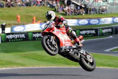 Shane Byrne fliegt über «The Mountain»