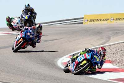 Toni Elias bezwingt Roger Hayden, Joshua Hayes und Bobby Fong