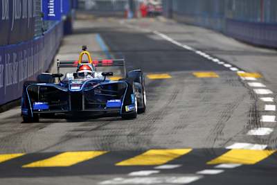 Emerson Fittipaldi durfte in Zürich auf die Strecke