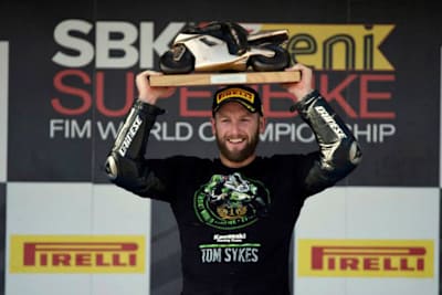 Tom Sykes auf dem Gipfel des Erfolges angekommen