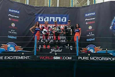 Das Supersport-Podium in Assen mit IDM-Beteiligung