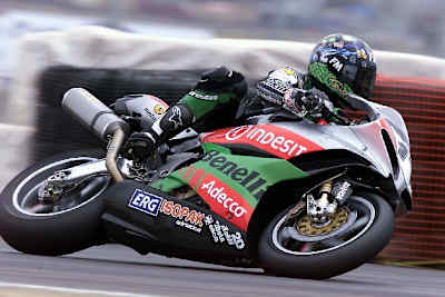 Peter Goddard mit Benelli 2001