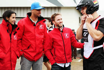 Nick Heidfeld mit GT Academy-Sieger Florian Strauss (rechts)