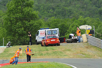 Banger Blick von Axel Kölsch (li) in Richtung seines Fahrers