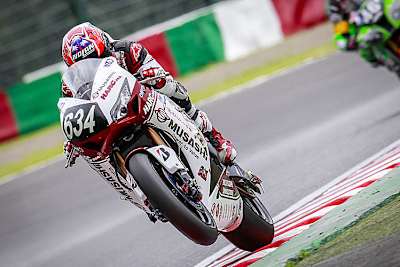 Casey Stoner stürzt bei seinem Comeback in Suzuka