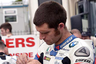  Guy Martin bei seinen letzten Vorbereitungen vor dem Rennen