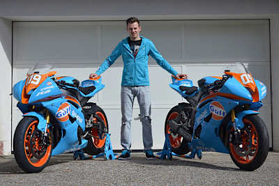 Die Motorräder stehen für den ersten Test bereit