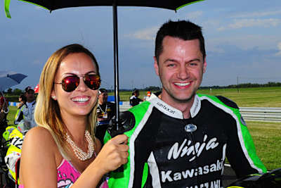 Hannes Schafzahl mit Grid Girl
