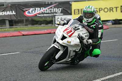 Horst Saiger auf der Superstock-Kawasaki beim North West 200