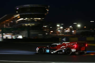 Der Ligier LMP2 von IDEC Sport in der Le-Mans-Nacht