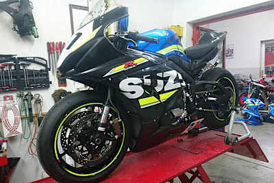 Es blieb nicht einmal Zeit zum Lackieren der Verkleidung