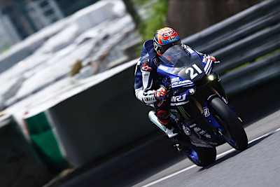 Michael van der Mark auf der Werks-Yamaha YZF-R1