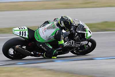 Seitenwagen-Passagier Manfred Wechselberger ist auch auf zwei Rädern flott unterwegs