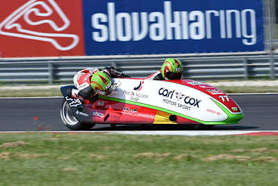 Sieg und überlegene Führung in der Weltmeisterschaft für Reeves/Wilkes