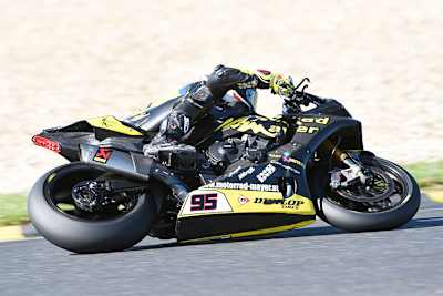 Julian Mayer baut seine Führung in der IOEM Superbike aus