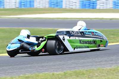 Bennie Streuer/Kevin Rousseau auf der Kawasaki LCR