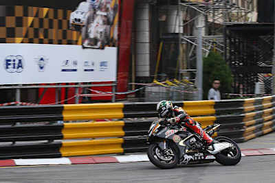 Peter Hickman fuhr in ersten Qualifikationstraining die schnellste Zeit