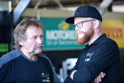 Hanspeter (li.) und Kevin Bolliger: Die Masterminds hinter der erfolgreichen Endurance-Mannschaft