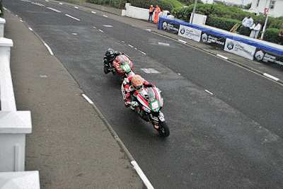 McWilliams (99) kann Elkin auf Distanz halten