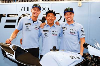 Das Yamaha-Factory-Team (Bild: van der Mark, Nakasuga und Lowes) siegte in Suzuka
