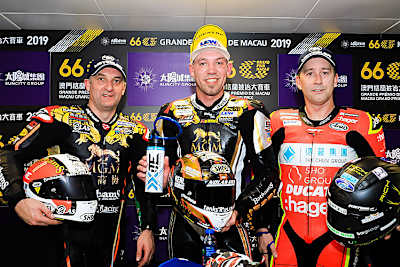 Michael Rutter, Peter Hickman, David Johnson (vlnr.)