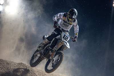 Max Nagl hatte sich bessere Ergebnisse beim Nachtrennen in Katar erhofft