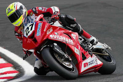 James Westmoreland bleibt Buildbase BMW treu