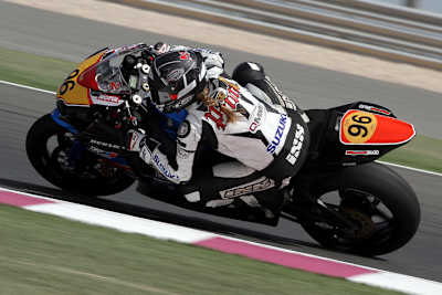 Nina Prinz (Suzuki) mit dem Einsatzmotorrad