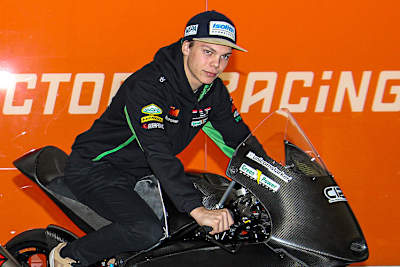 Maximilian Kofler nimmt schon einmal auf seinem neuen Arbeitsgerät Platz