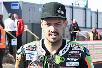 James Hillier hilft seinen von der Coronavirus-Pandemie betroffenen Landsleuten