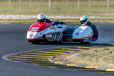 Mike Roscher/Anna Burkard auf ihrer LCR BMW 