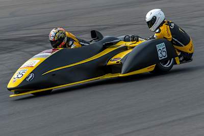 Sattler/Neubert verschrotteten im Training einen Motor