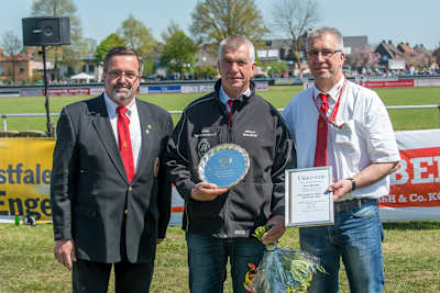 Experten auf dem Westfalenring: Karsten Jakobs, Albert und Thomas Raesfeld vom AMSC Lüdinghausen