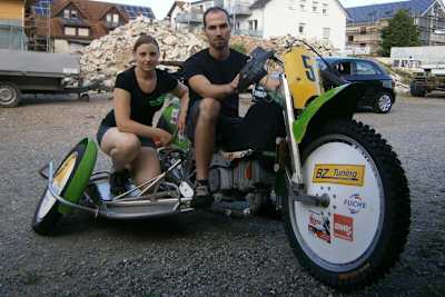 Lydia Neuendorf fährt in Berghaupten mit Achim San Millan