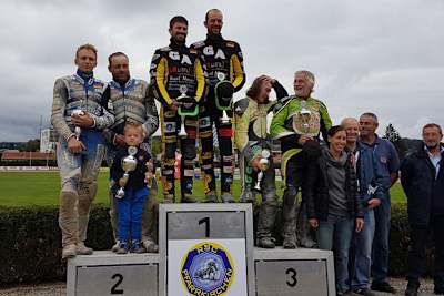 Das Siegerpodest der Seitenwagen in Pfarrkirchen