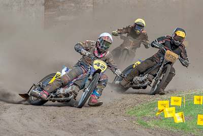 Stephan Katt (rechts Kenneth Kruse Hansen, dahinter Martin Malek) gewann in Rastede das Finale