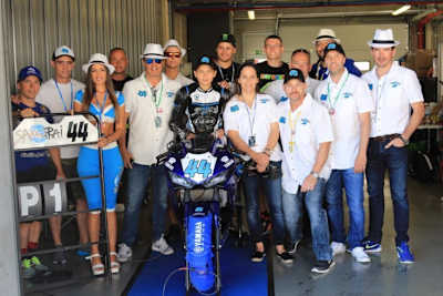 Sam 'Samurai' Lochoff startet in der Supersport-WM 300m ganz links ist Sheridan Morais zu sehen