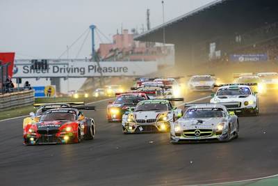 Der Start bei 24h-Rennen auf dem Nürburgring