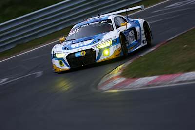 Bei Phoenix-Racing ist die Reifenfrage schon geklärt, man startet auf Dunlop.