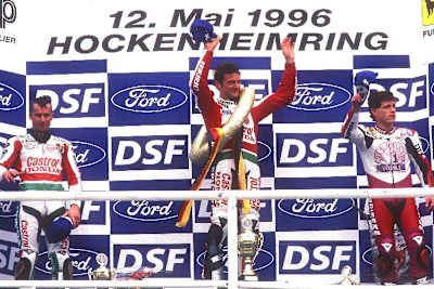 Carl Fogarty feierte in Hockenheim seinen ersten Sieg mit Honda