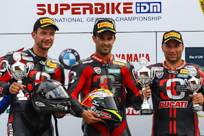 Neukirchner, Forés und Lanzi feiern gemeinsam in Assen