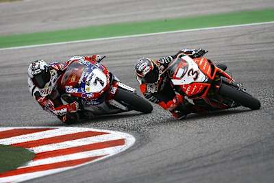 Max Biaggi (3.) und Carlos Checa (7.) sind Superbike-Weltmeister