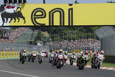 Die erste Runde in Imola ist immer spektakulär