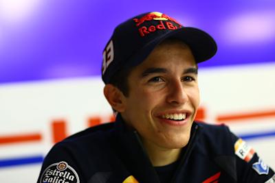 Selbst Pressekonferenzen scheinen Marc Marquez Spass zu machen